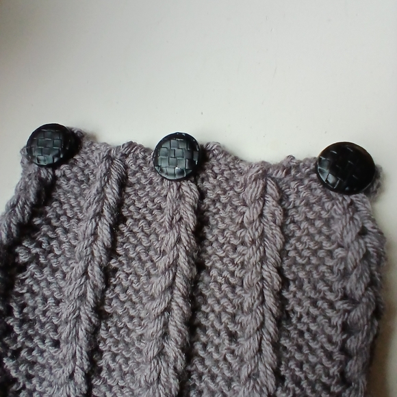 Dragon Wing Cowl Scarf - Stone - Picture 6 of 7